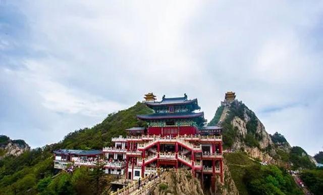 河南各地特色介绍，河南十大特色美食（每一样都是河南人的心头爱。你吃过几样）