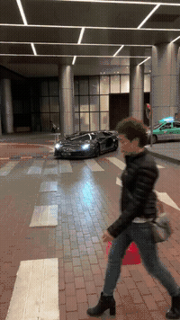 小耳朵是什么意思，微信界面有个小耳朵是什么意思（看着都不像一个人好吗）