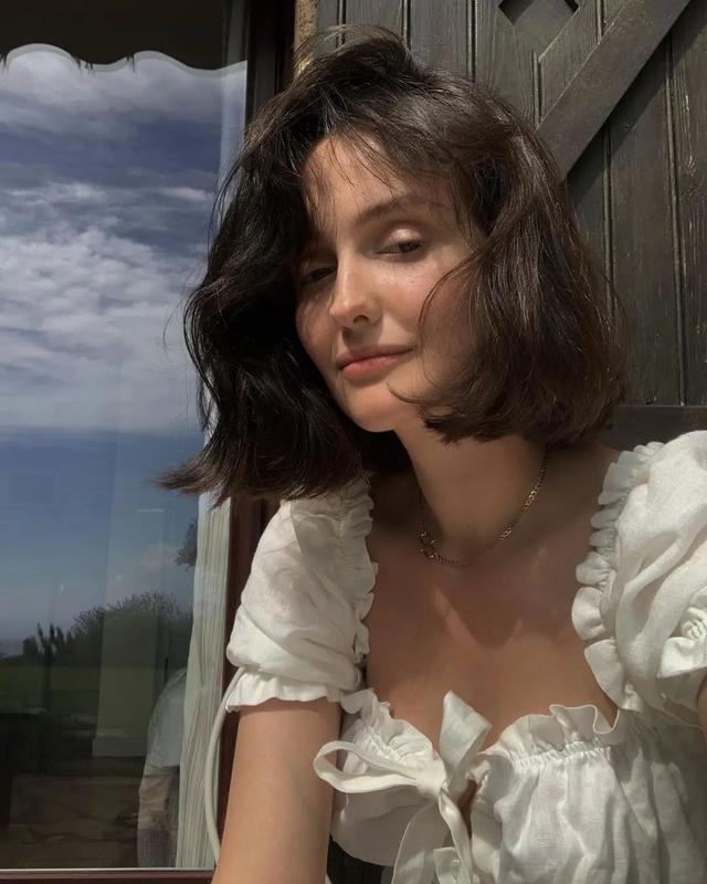 脑门大适合什么发型，脑门大适合啥发型（怎样才能找到适合自己的那款）