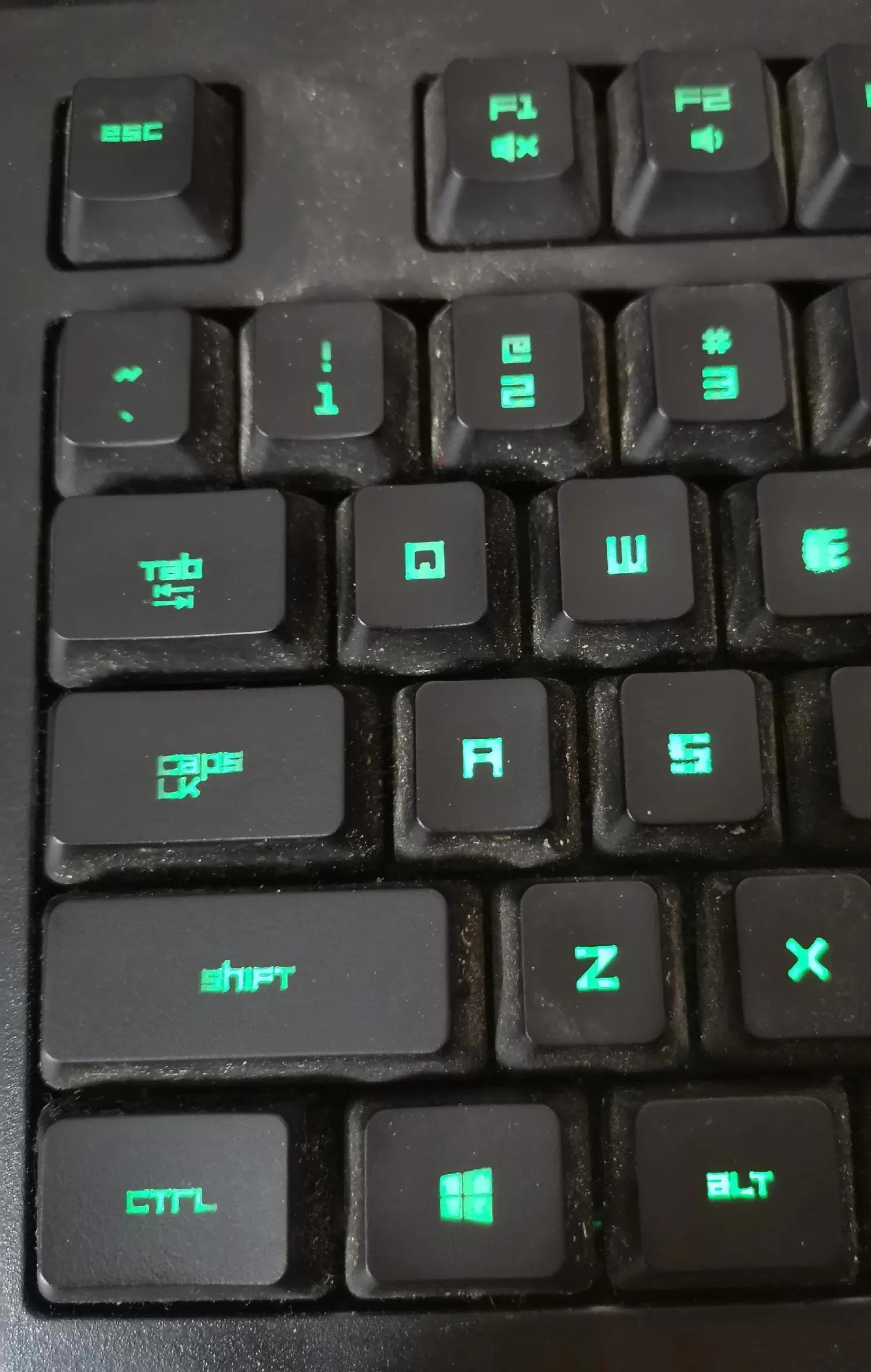 电脑快速切换桌面按哪个键（迅速切换桌面操作按键）
