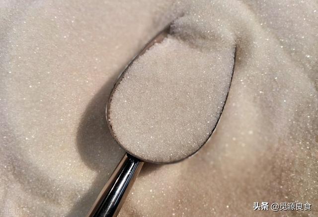 碳化糖和白砂糖有什么区别，碳化糖和普通糖的区别（轻松分辨真假白糖）