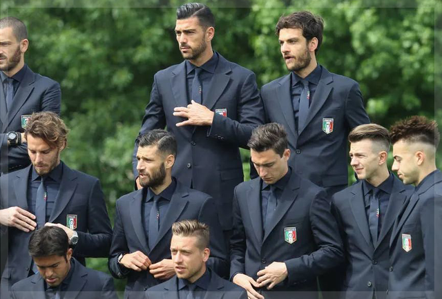 拍集体照穿什么颜色的衣服好看，拍照穿什么颜色衣服好看（世界杯“男模队”哪去了）