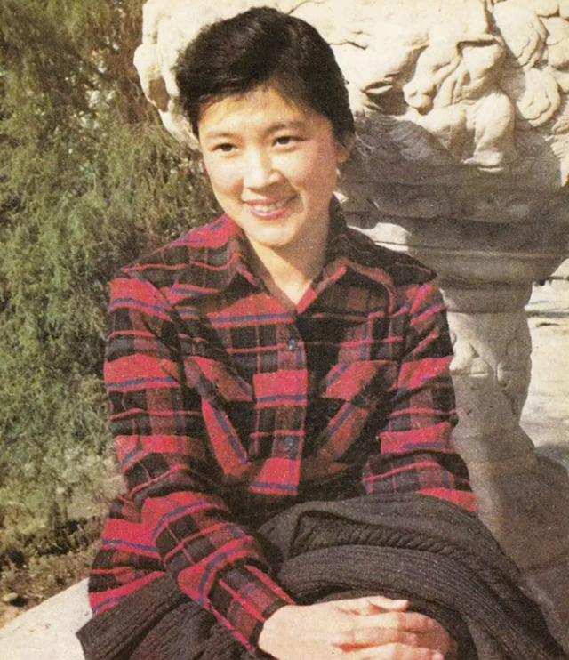 假如幸福来临的演员，假如幸福来临的演员表张露（宋春丽：和教授丈夫结婚42年）