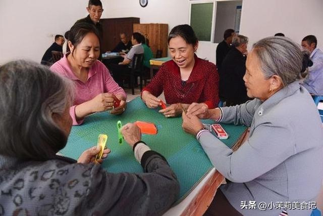 饭局上不说话的女人，酒桌上话不多的女人（跟着婆婆小姑去参加婚礼宴席）