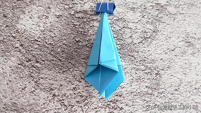 纸火箭的制作方法，简易纸火箭的做法（儿童趣味手工，火箭折纸教程）