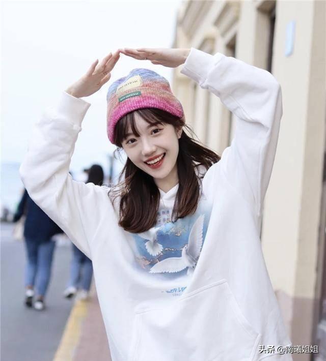 头大脸大适合戴什么帽子，脸大女性适合戴什么帽子（为何你戴“帽子”显脸大还不好看）