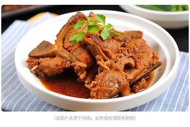 酱脊骨怎么做肉嫩不柴，酱脊骨怎么做肉嫩不柴窍门（猪骨的家常做法分享--酱脊骨）