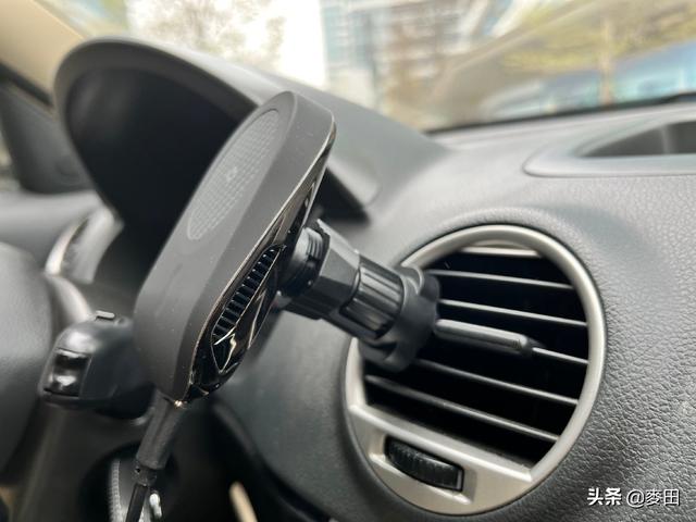 苹果手机无线充电，苹果x怎么无线充电（iPhone13）