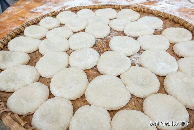 湖南最著名的小吃有哪些，湖南十大名小吃（湖南最出名的12道小吃）