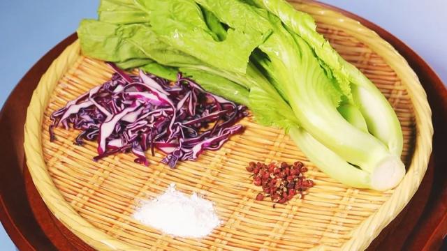 绿色有哪几种绿，翡翠的绿色有哪几种绿（西兰花和白菜花、紫甘蓝和卷心菜、韭黄和韭菜）