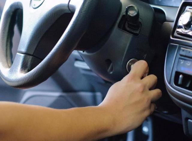 车子打不着火了怎么办，汽车打不着火怎么办