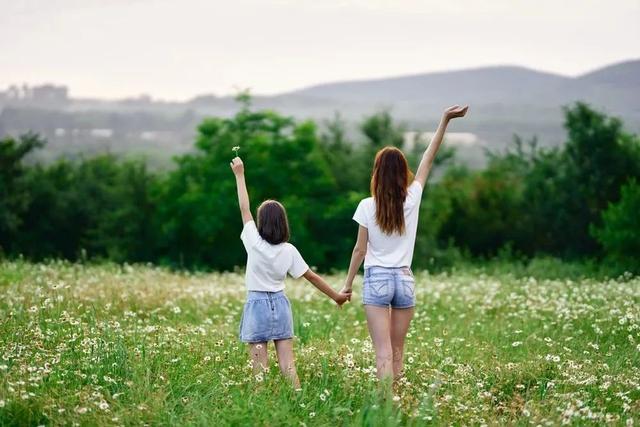 原谅老婆出轨的男人表现，原谅老婆出轨的男人表现是什么（为什么说轻易原谅出轨男人）