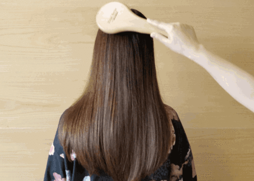 怎样让头发柔顺，怎样让头发更柔顺（洗头时牢记“4不要”）