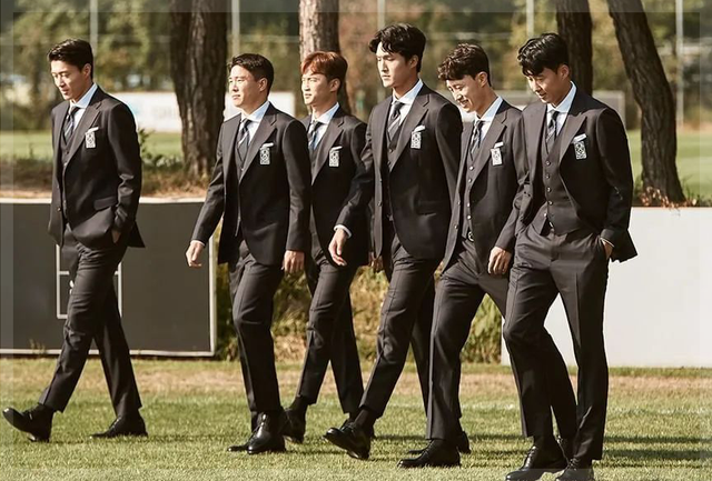 拍集体照穿什么颜色的衣服好看，拍照穿什么颜色衣服好看（世界杯“男模队”哪去了）