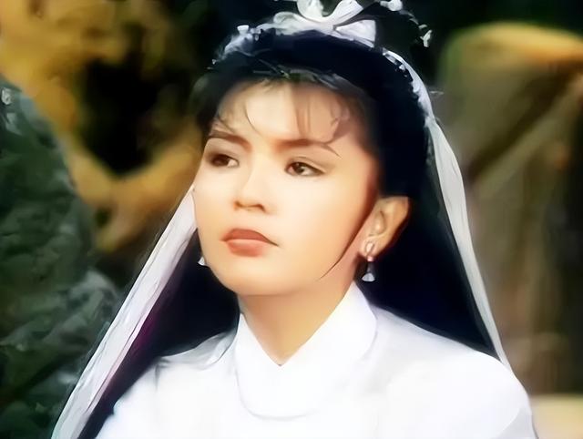演不了别尬演！8版小龙女“飞天出场”，谁仙气十足，谁辣眼睛