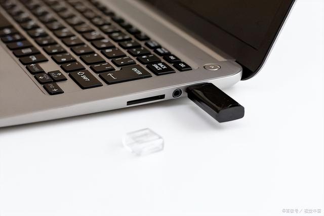 我的世界清除掉落物品指令，我的世界手机版使用命令方块清除地上物品（U盘病毒怎么样彻底清除）