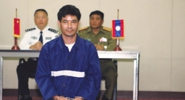 破操场埋尸案，抓糯康，灭冲天大火，有人拿到一等功时，母亲哭了