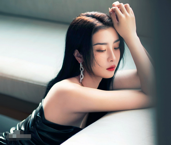 纹身图片，纹身图片脚踝女 潮流（后背大片彩色纹身抢眼）