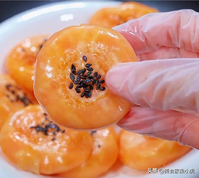 红薯饼怎么做好吃又简单，红薯饼怎么做好吃又简单没有糯米粉（上桌后大人孩子都抢着吃）