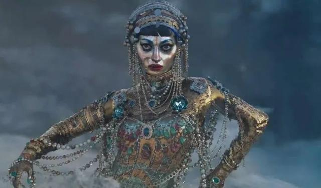 左耳电影剧情介绍，电影左耳剧情介绍（满屏都是“情欲”的撩拨）