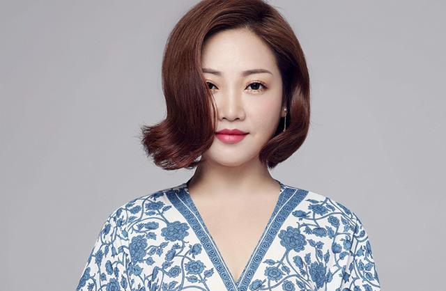 乌龙闯情关主题曲，抖音最火100首歌曲（歌红人不红的9位歌手）