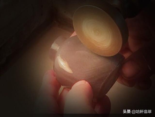 鼻烟壶是什么，鼻烟壶是什么东西（小小一个集工艺之大成）