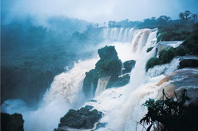 河流袭夺的形成过程是什么，河流袭夺后变化（河流、湖泊、地下水-2）