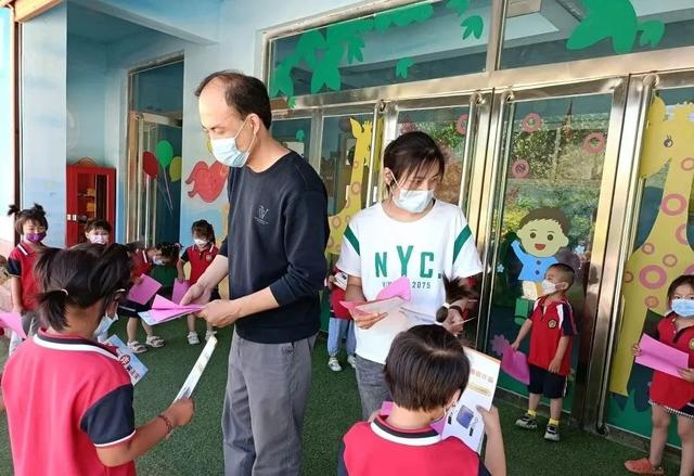 山东科技大学幼儿园，山东科技大学幼儿园泰安报名（少年法官“庭审”、萌娃喊话反诈...“小手拉大手”养老反诈普法来了）