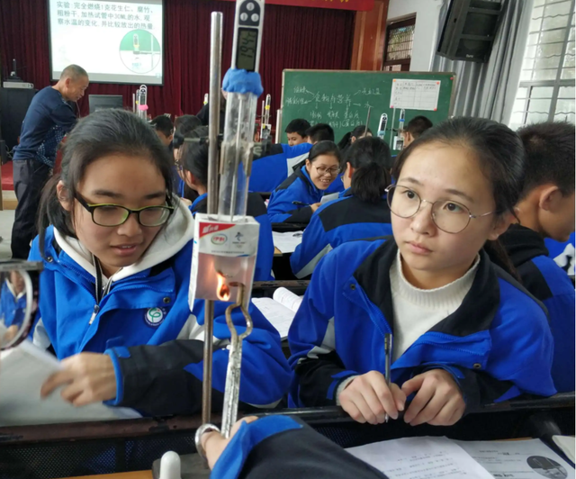 上普高好还是私立高中好，考不上普高就上民办高中是最好的选择吗（私立学校和公办学校哪个好）