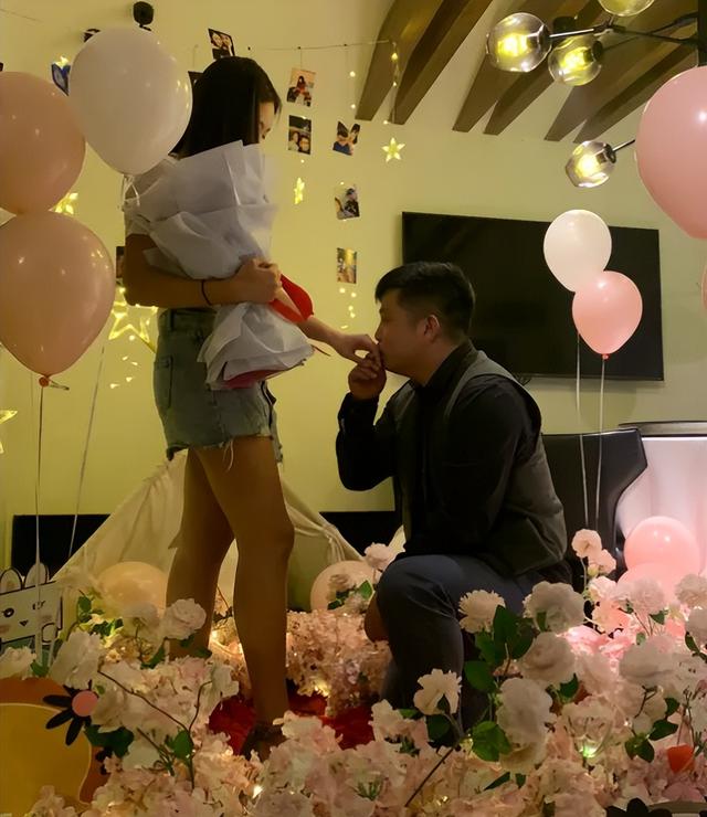 求婚用什么花最好，求婚送什么花合适（花痴男友用多肉植物种出爱心）