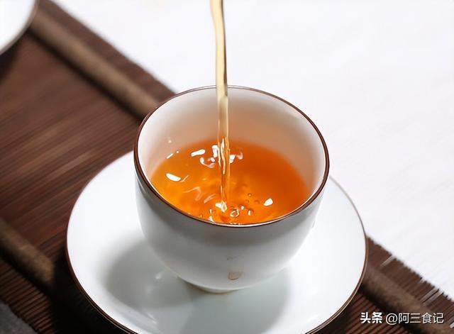 秋天喝什么茶好，秋天喝什么茶（这3款茶名列前茅）