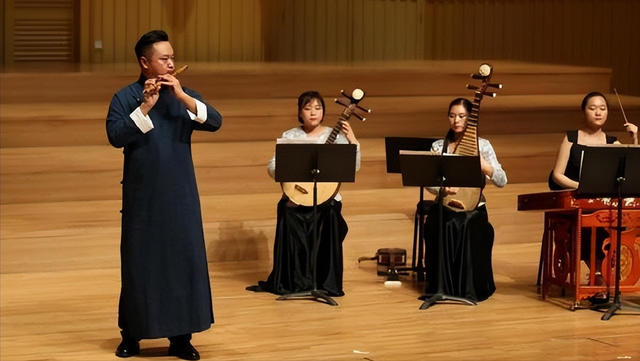 用竹子做笛子的方法，以竹笛为例分析竹材乐器的制作工艺以及在各地音乐中的应用