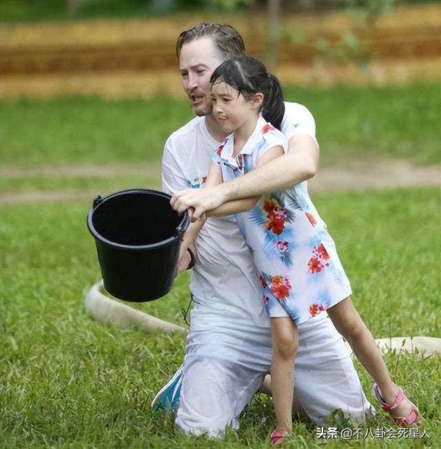 夏天的父母为什么离婚，单亲家庭孩子心理分析的书籍（夏天妈妈证实离婚消息属实）