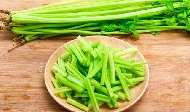 夏天有什么蔬菜，夏季都有什么时令蔬菜（夏天必吃的九种蔬菜）