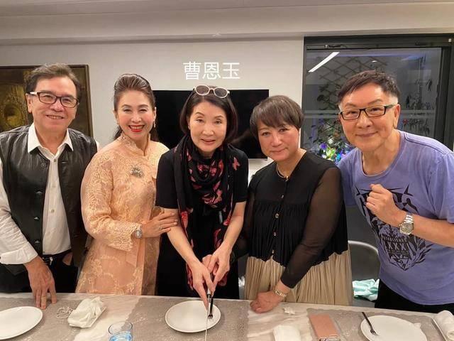 李晨妻子是谁，李晨的老婆叫什么名字（结婚30年无儿无女无怨言）