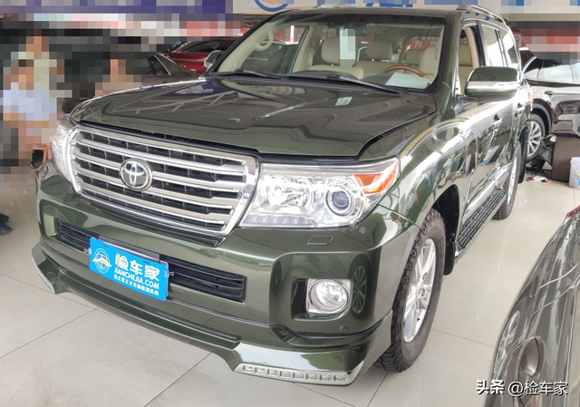 丰田v8是什么车，丰田v8是什么车型（当年新车158万）