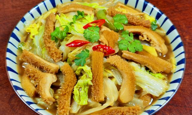 牛肚怎么做好吃又简单，生牛肚怎么做好吃又简单（多吃“冬补第一菜”）