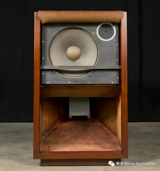 哈曼卡顿和jbl，jbl和哈曼卡顿是什么关系（经典永流传，不朽的JBL名箱）