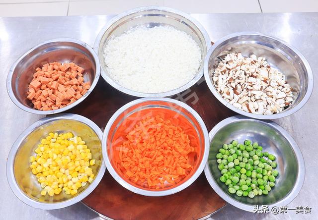 闷饭的家常做法，闷饭的家常做法窍门（只用一个电饭锅）