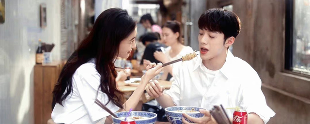 一垒打在爱情中是什么意思，全垒打在爱情中什么意思（现在的年下爱情都这么露骨吗）