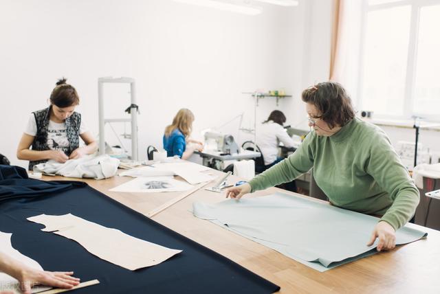 服装erp系统，服装erp系统是什么（服装批发行业推荐使用ERP软件的原因）