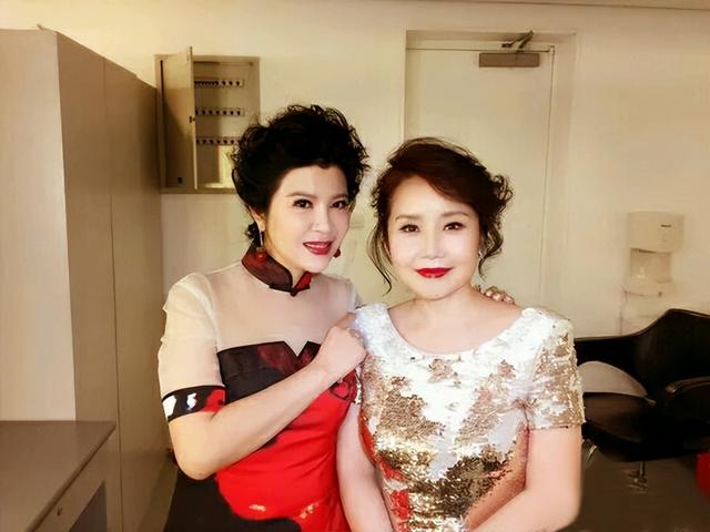 黄土高坡原唱是谁，黄土坡上的情原唱（8位“青歌赛”通俗唱法获奖歌手）