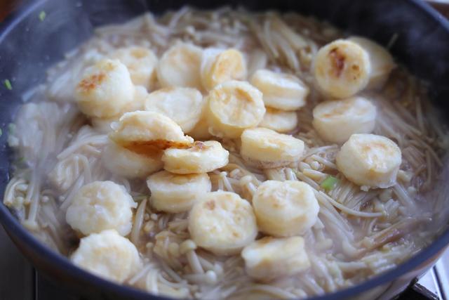 金针菇怎么做好吃，金针菇怎么做好吃又简单（金针菇这个吃法真的太好吃了）