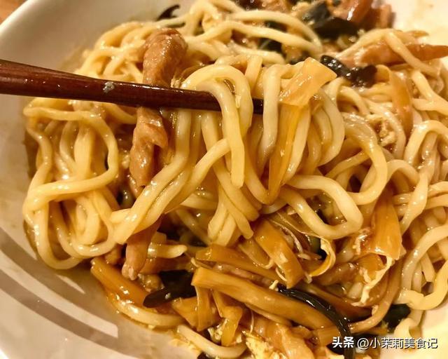 大年初二有什么讲究，大年初二啥讲究（牢记“1拜2回3不做4要吃”）