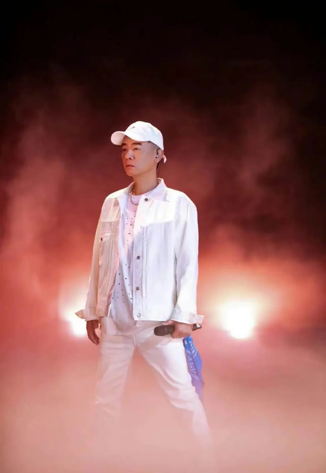 陈小春和杨幂合作过什么电影,陈小春和杨幂演过什么电影(不断"拍烂片"