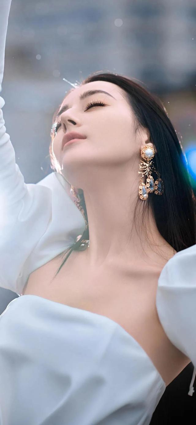 抖音很火的图，抖音很火的图片加文字（超好看的抖音热门潮图壁纸精选）