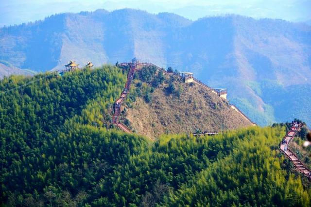 贵州旅游十大景点，贵州旅游十大景点排名千户苗寨（贵州十大冷门景点）