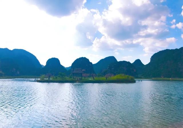 花脸节，花脸节选阅读答案5年级（普者黑“荷”你相约花脸节）