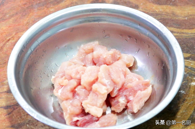 家常小炒五花肉的做法，小炒五花肉的家常做法（软嫩如豆腐）