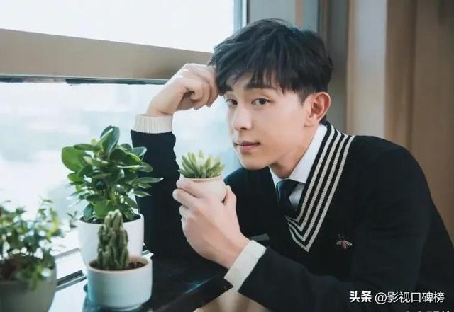 邓伦上过什么综艺，邓伦罕见地露面明显消瘦